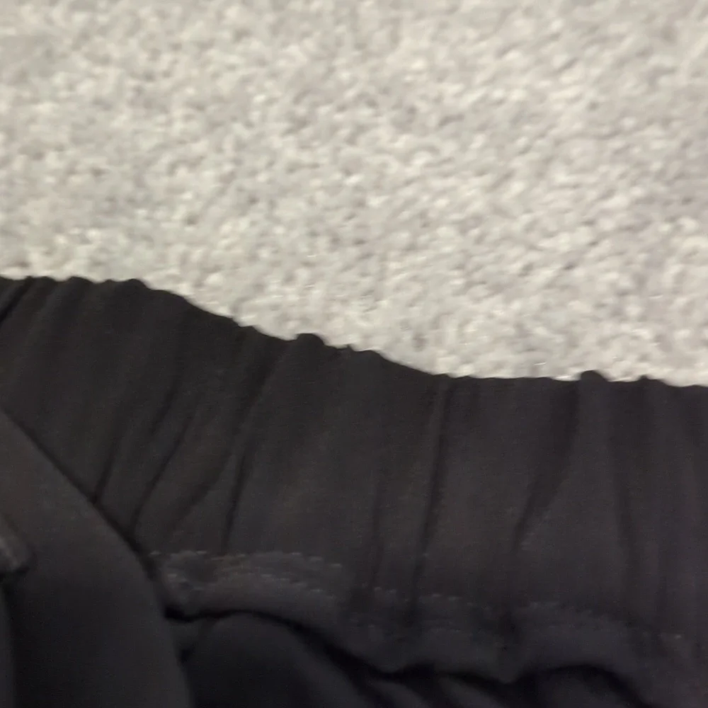 Drawstring pants - Picture 4 of 6